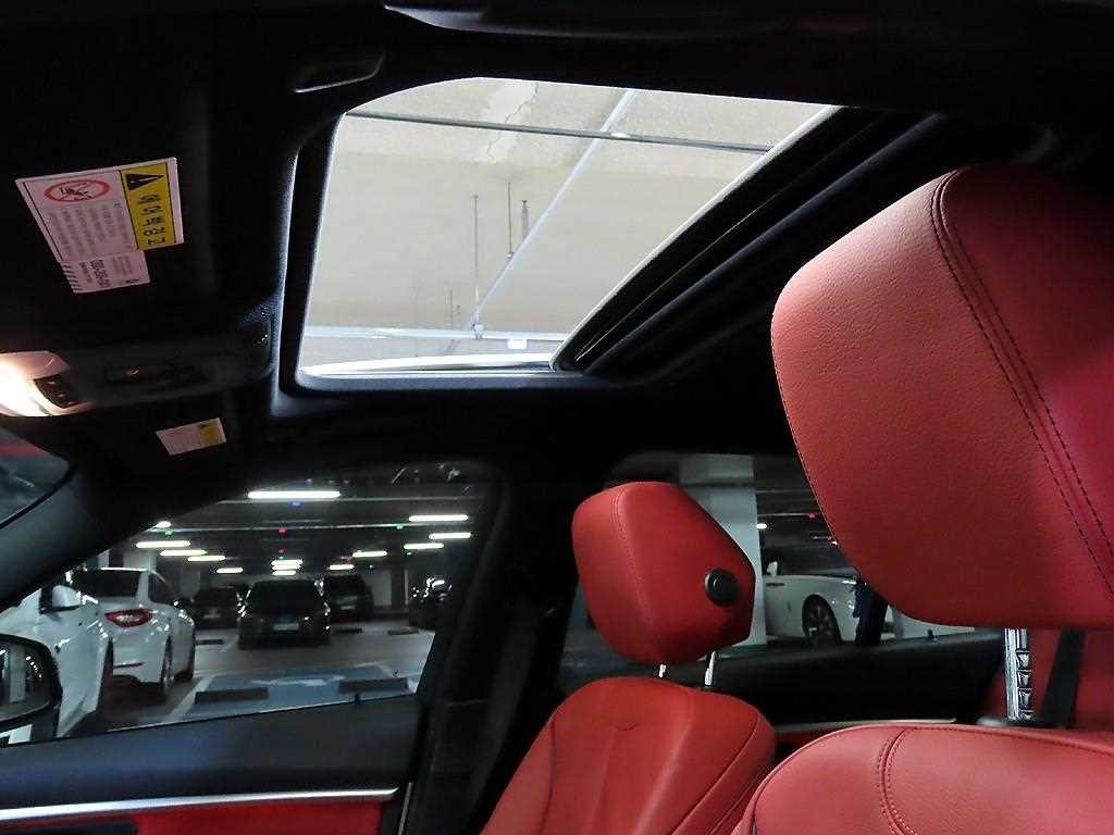 BMW 3시리즈 3시리즈 (F30) 330i M 스포츠 쉐도우 이미지 17
