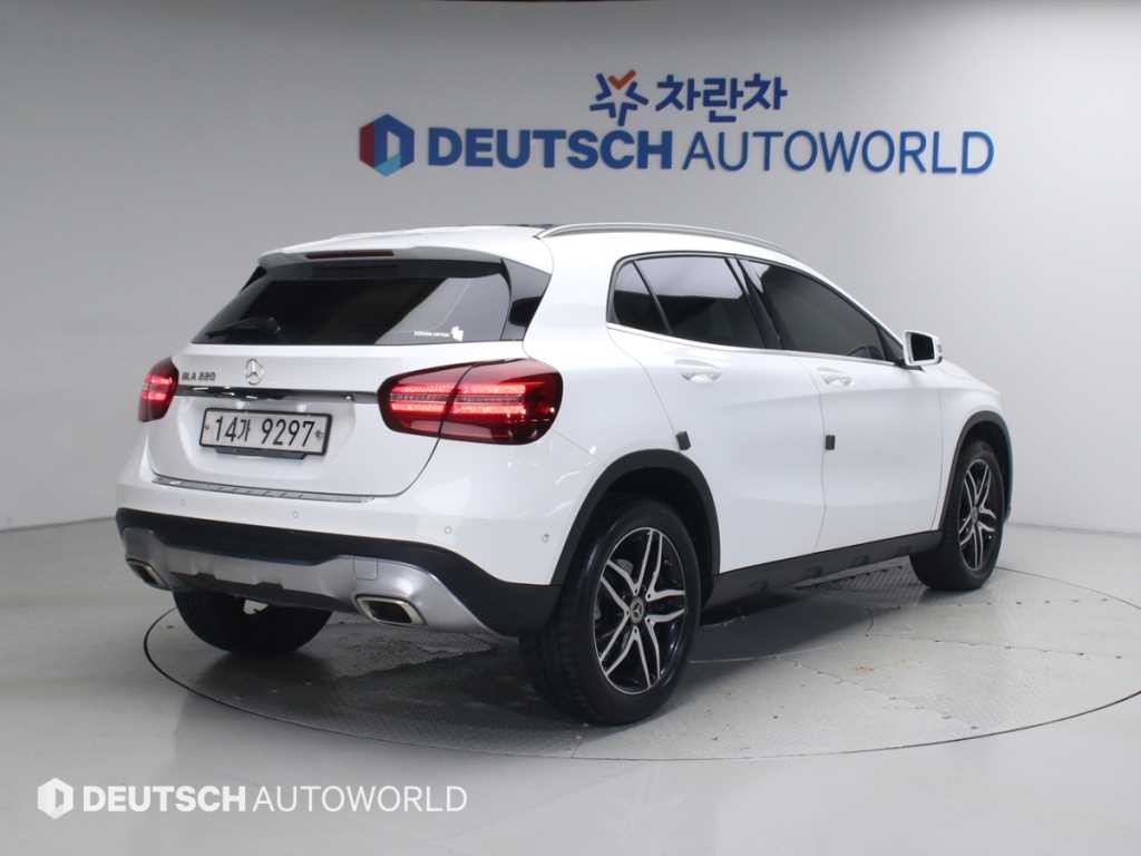 벤츠 GLA 클래스 GLA클래스 X156 GLA220 프리미엄 이미지 2