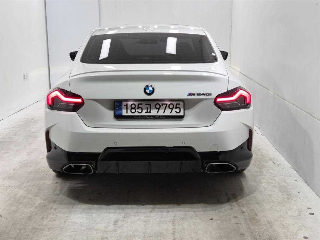 BMW 2시리즈 2시리즈 (G42) M240i xDrive 쿠페 이미지 3