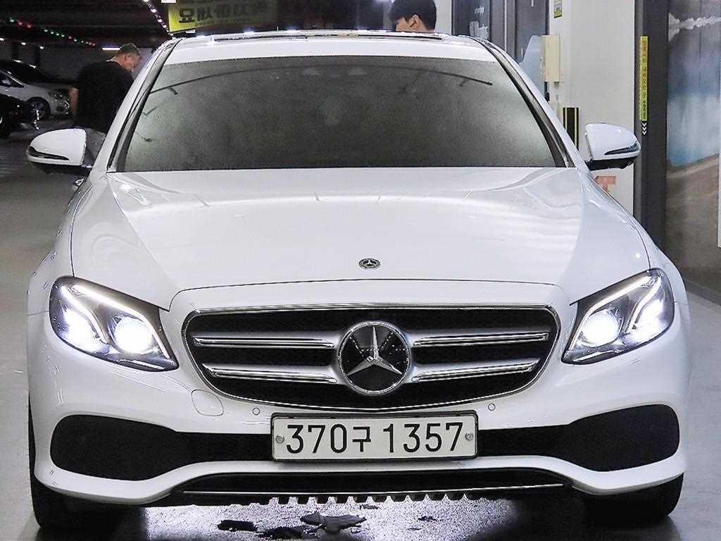 벤츠 E 클래스 E-클래스 W213 E300 아방가르드 이미지 1