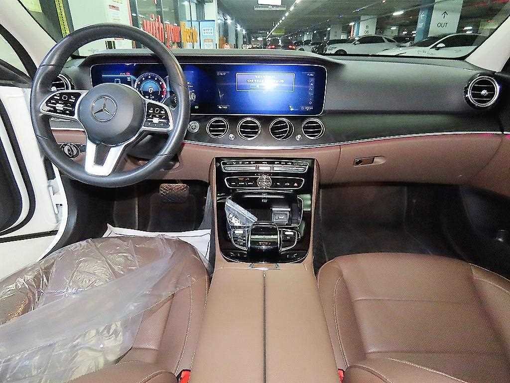 벤츠 E 클래스 E-클래스 W213 E300 아방가르드 이미지 10