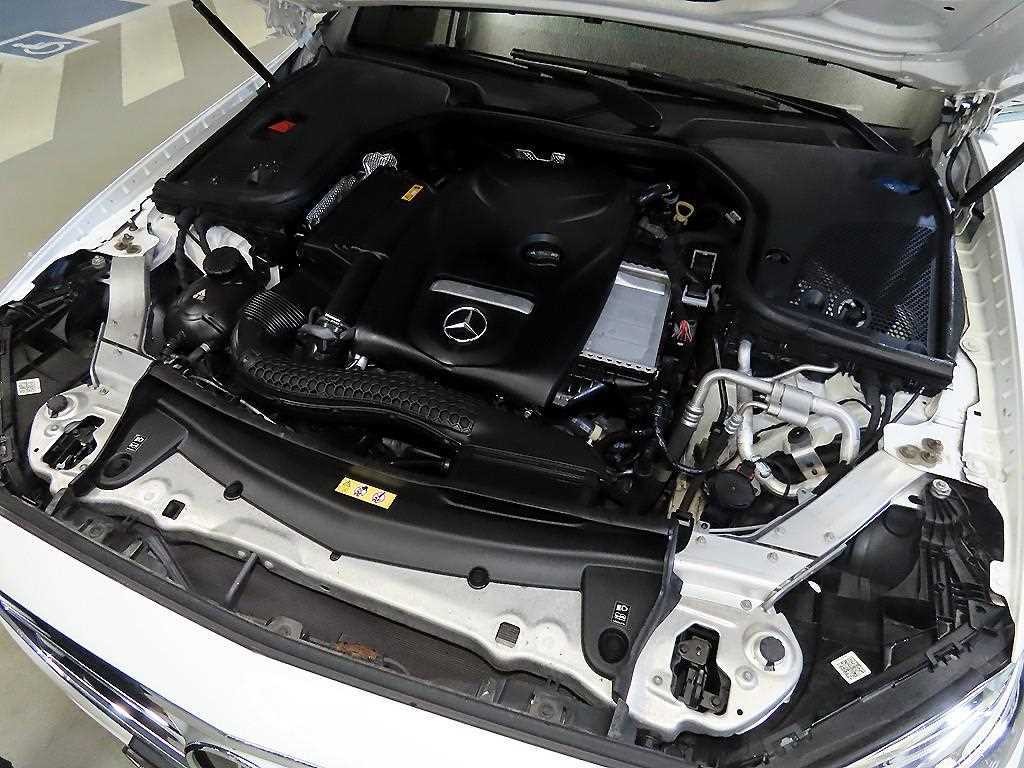 벤츠 E 클래스 E-클래스 W213 E300 아방가르드 이미지 19