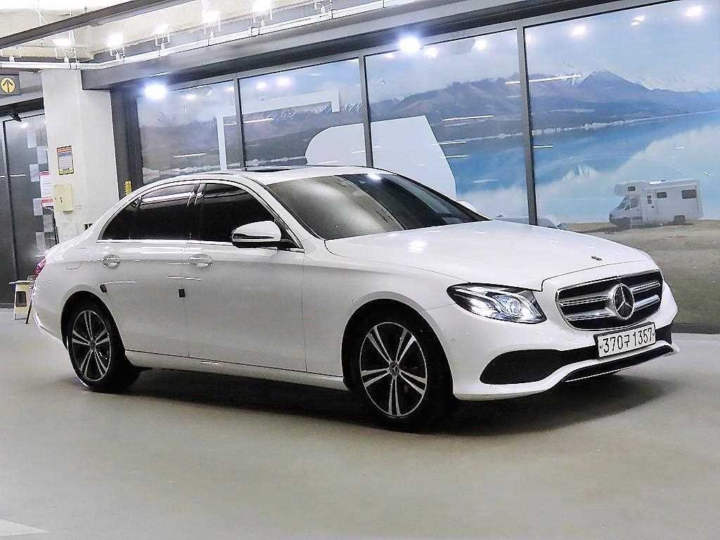 벤츠 E 클래스 E-클래스 W213 E300 아방가르드 이미지 2