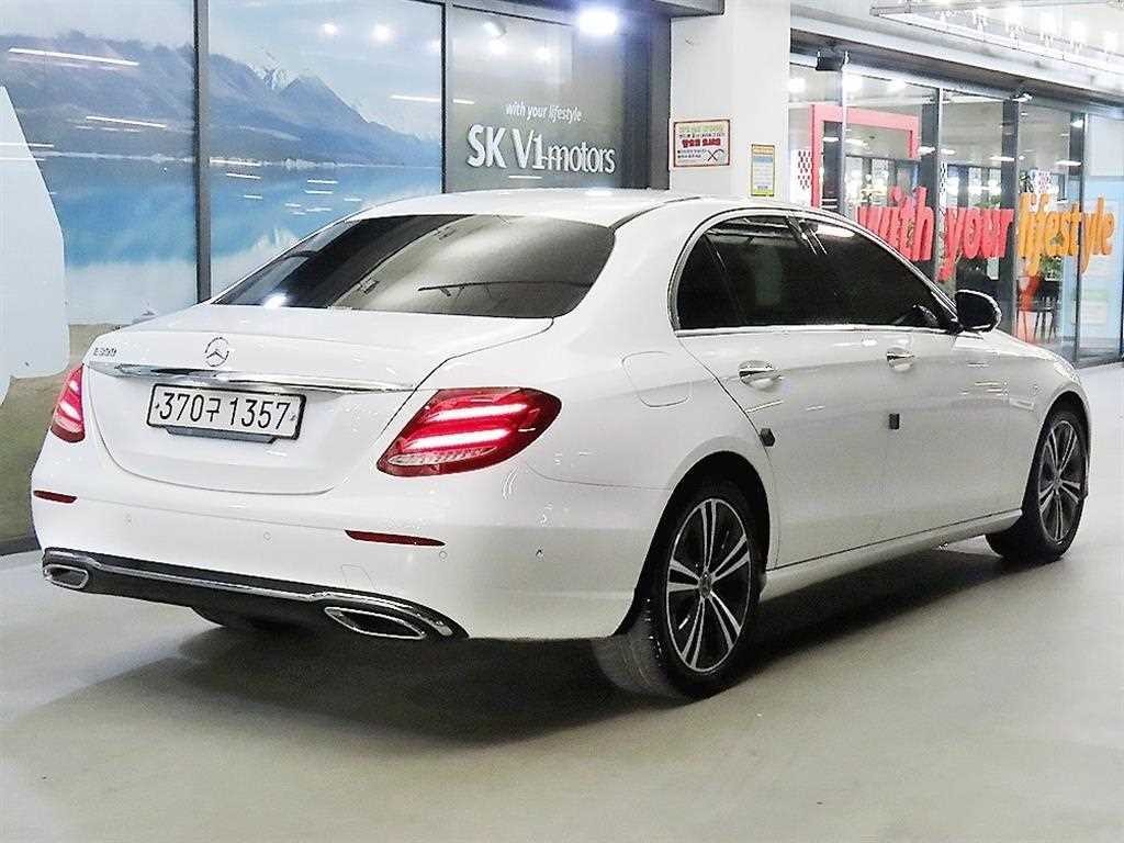 벤츠 E 클래스 E-클래스 W213 E300 아방가르드 이미지 4