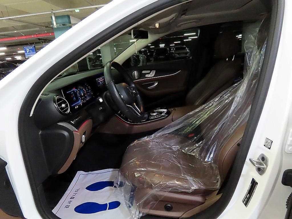 벤츠 E 클래스 E-클래스 W213 E300 아방가르드 이미지 6