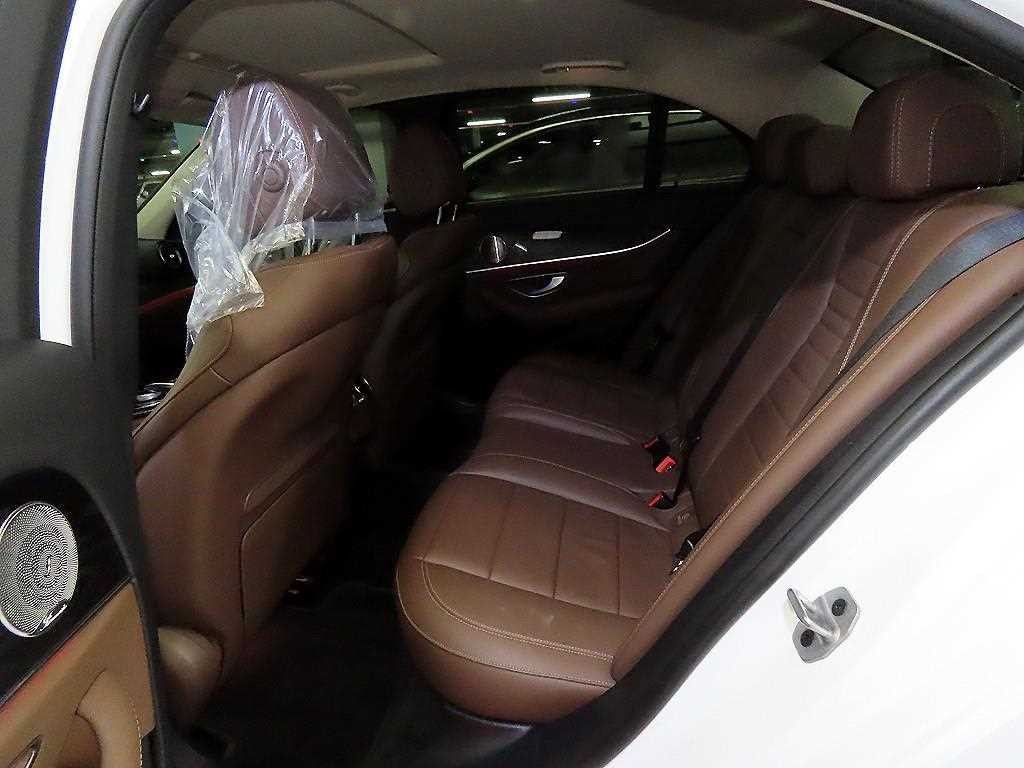 벤츠 E 클래스 E-클래스 W213 E300 아방가르드 이미지 7