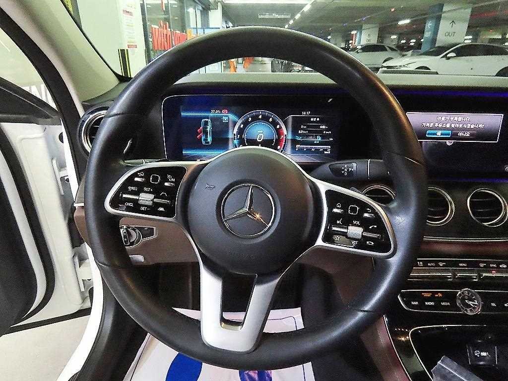 벤츠 E 클래스 E-클래스 W213 E300 아방가르드 이미지 8