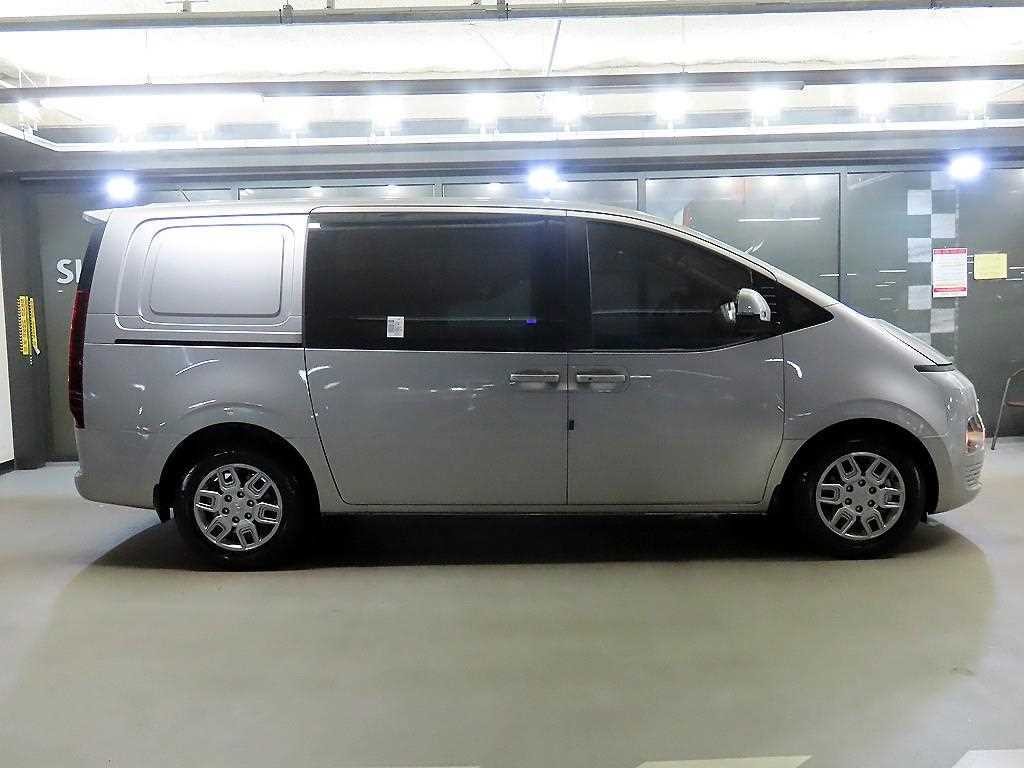 현대 스타리아 2WD 디젤 카고 모던 5인승 이미지 3