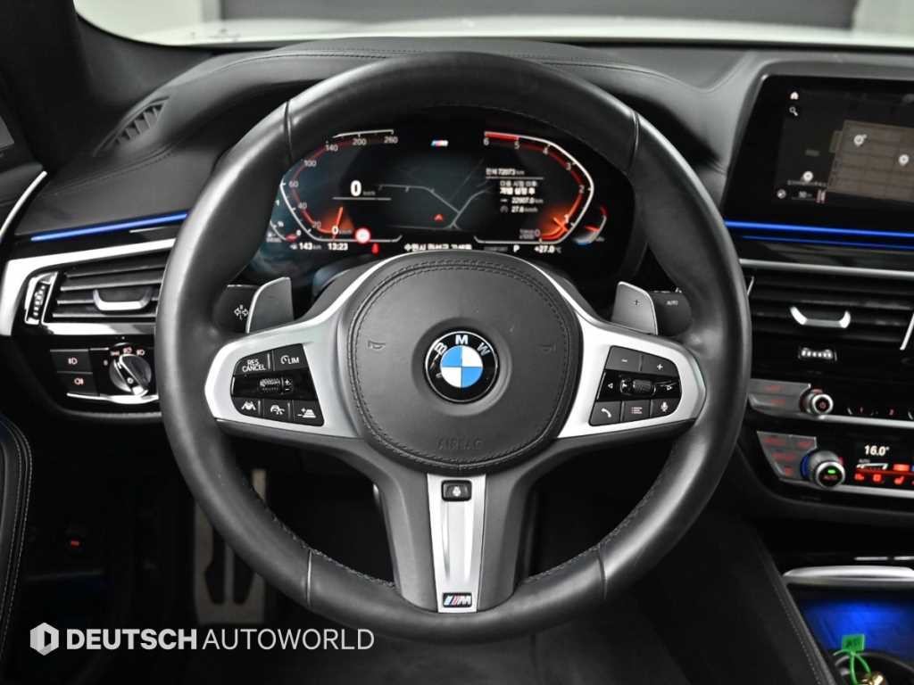 BMW 5시리즈 5시리즈 (G30) 520d M 스포츠 플러스 이미지 13