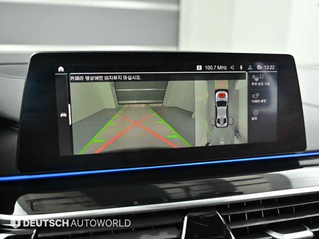 BMW 5시리즈 5시리즈 (G30) 520d M 스포츠 플러스 이미지 15