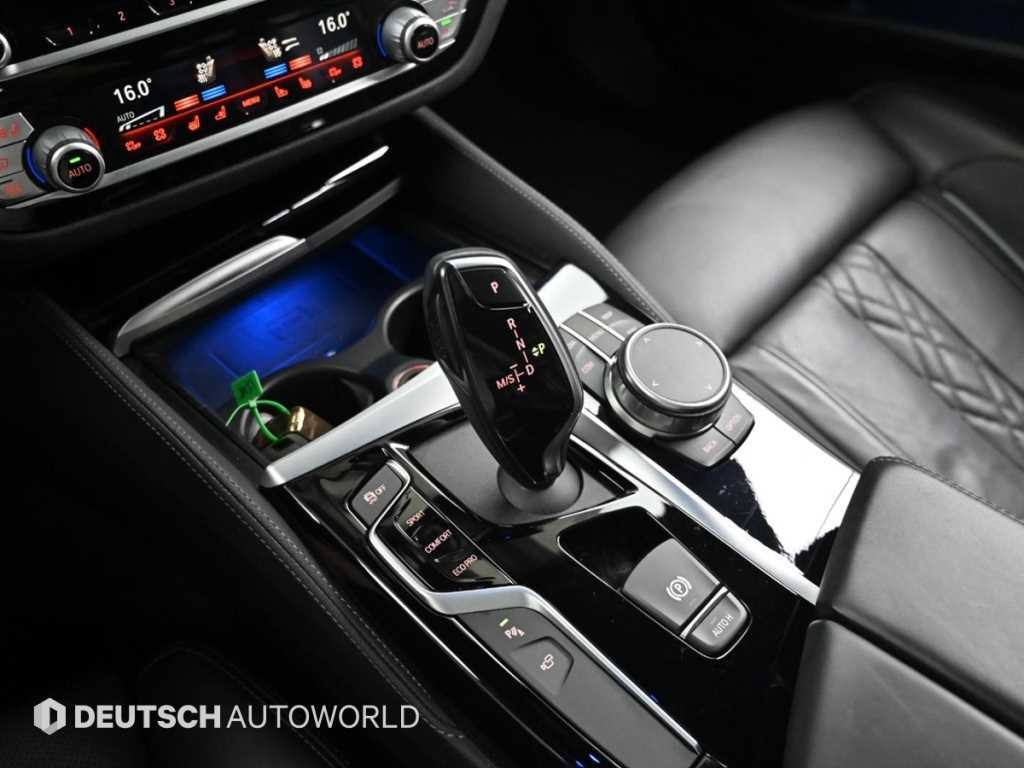 BMW 5시리즈 5시리즈 (G30) 520d M 스포츠 플러스 이미지 9