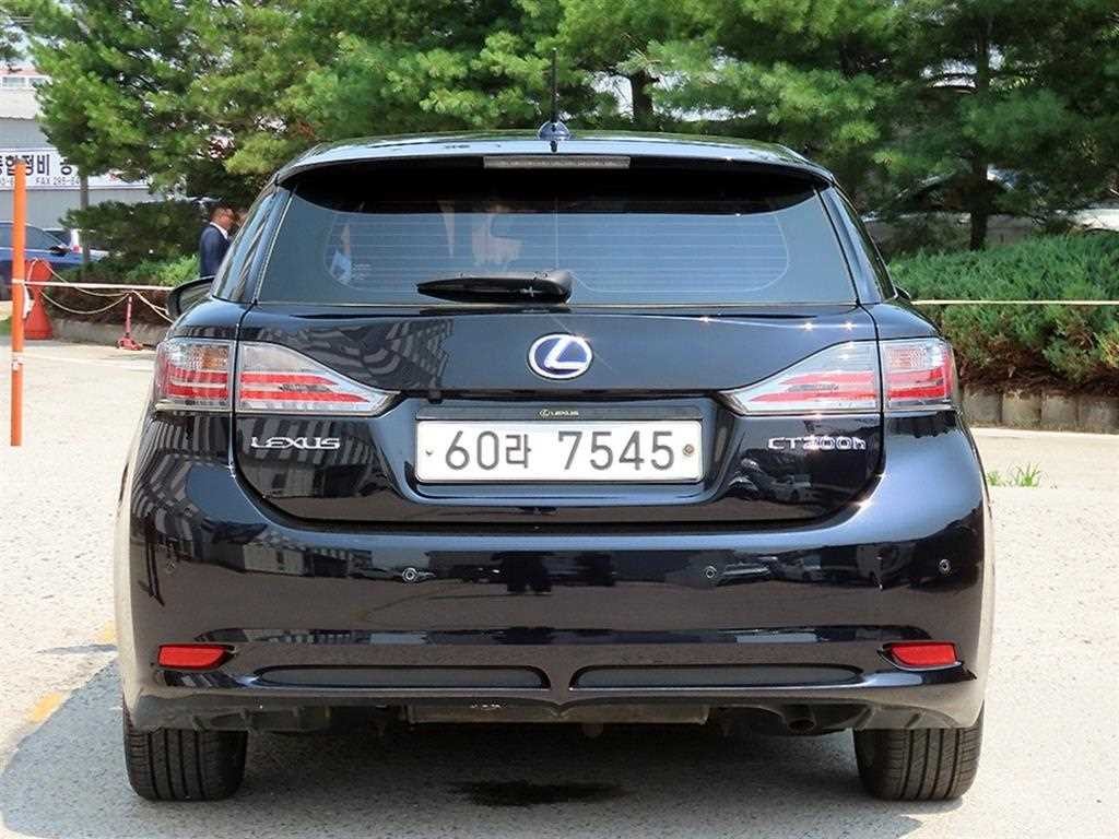 렉서스 CT 200H 컴팩트 럭셔리 이미지 4