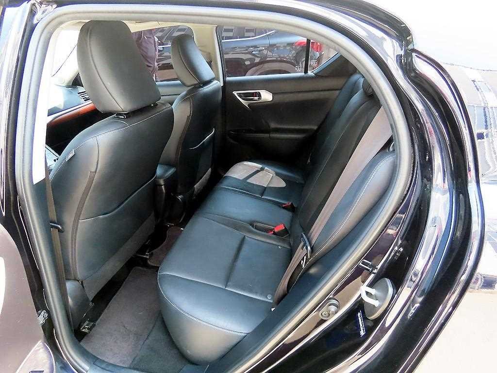 렉서스 CT 200H 컴팩트 럭셔리 이미지 6