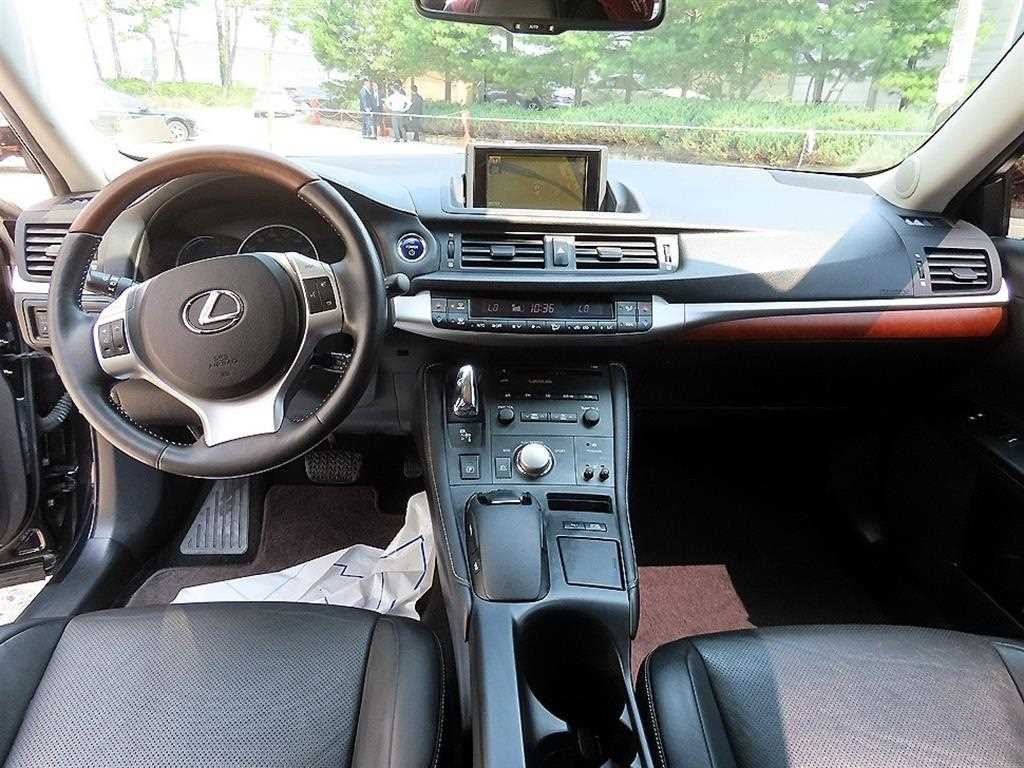 렉서스 CT 200H 컴팩트 럭셔리 이미지 7