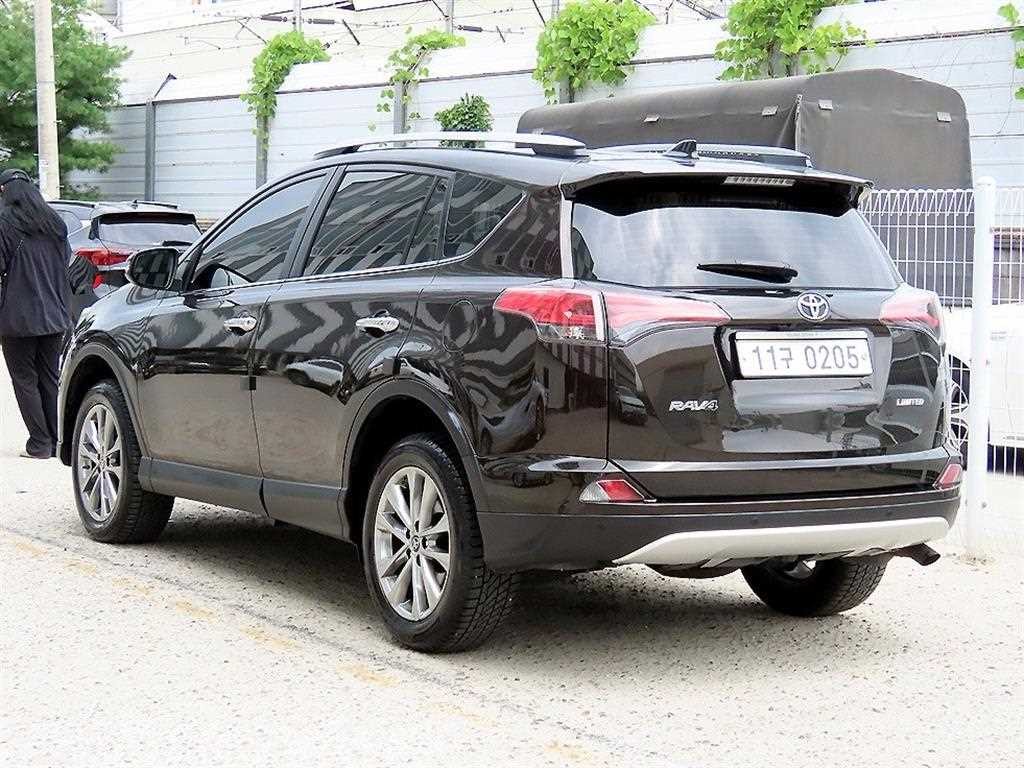 토요타 라브4 2.5 2WD 이미지 3