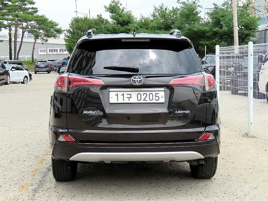 토요타 라브4 2.5 2WD 이미지 4