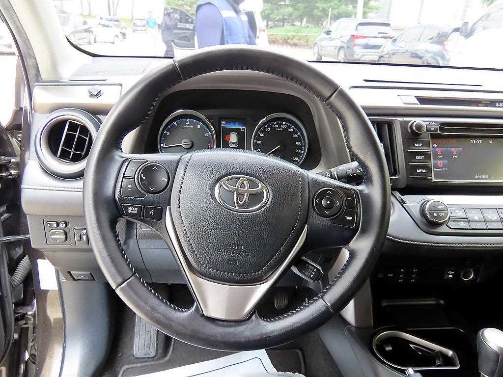 토요타 라브4 2.5 2WD 이미지 8