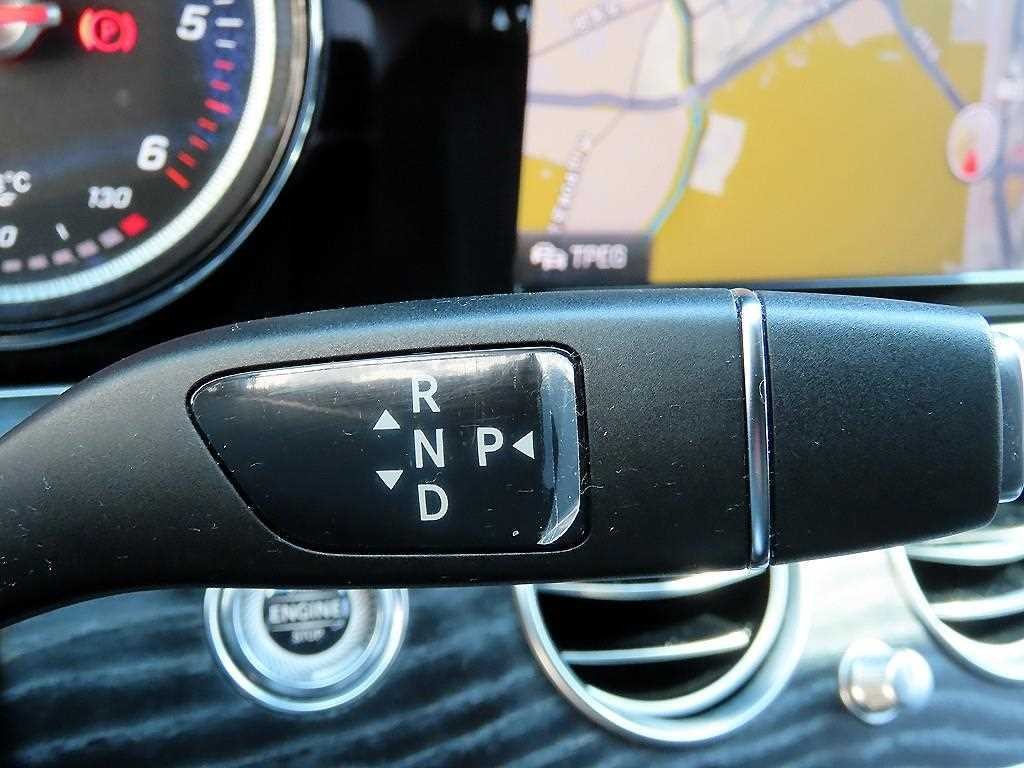 벤츠 E 클래스 E-클래스 W213 E220d 아방가르드 이미지 12
