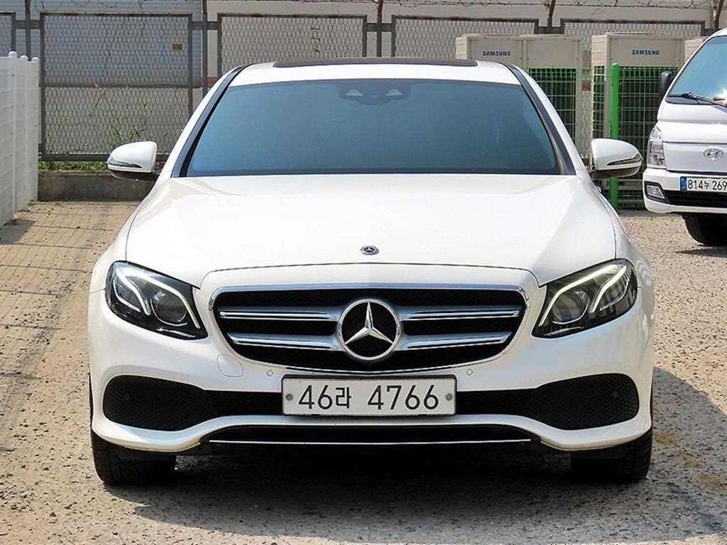 벤츠 E 클래스 E-클래스 W213 E220d 아방가르드 이미지 2