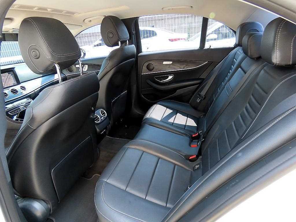 벤츠 E 클래스 E-클래스 W213 E220d 아방가르드 이미지 7