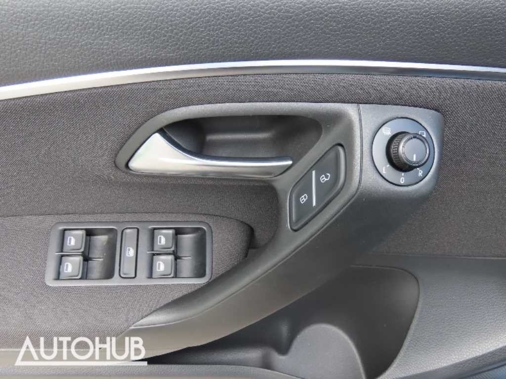 폭스바겐 폴로 1.4 TDI 블루모션 R-LINE 이미지 13