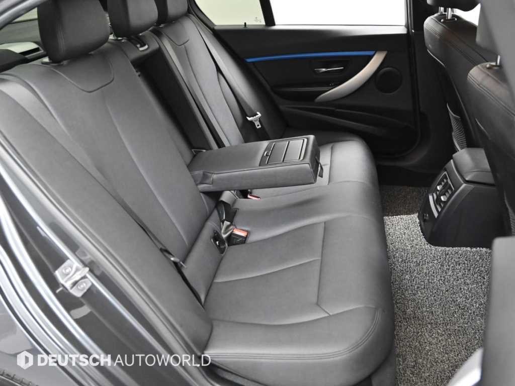 BMW 3시리즈 3시리즈 (F30) 320i M 스포츠 이미지 12