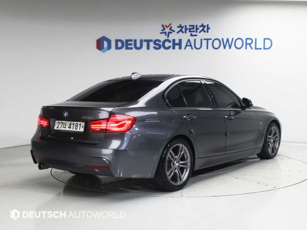 BMW 3시리즈 3시리즈 (F30) 320i M 스포츠 이미지 2