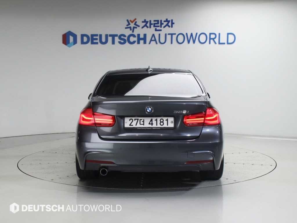 BMW 3시리즈 3시리즈 (F30) 320i M 스포츠 이미지 4