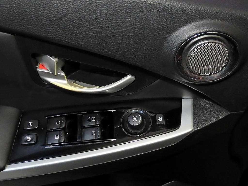 KG모빌리티(쌍용) 코란도 뉴코란도C 2WD 2.0 CVT 고급형 이미지 14