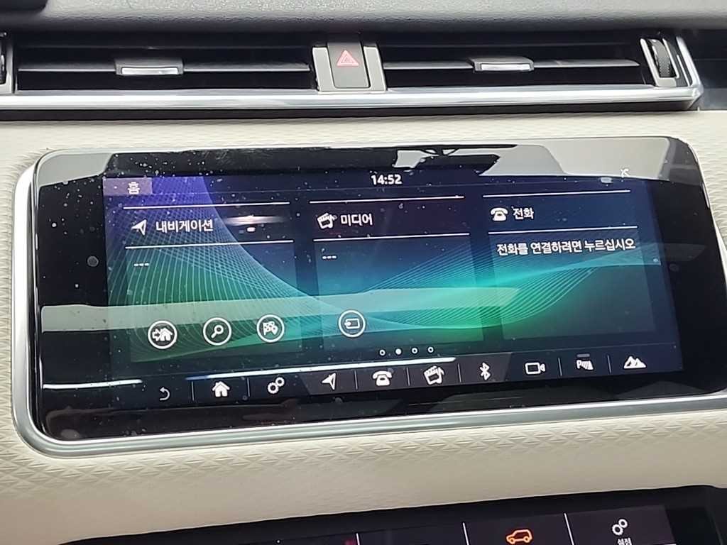 랜드로버 레인지로버 벨라 3.0 D300 R-다이나믹 SE 이미지 15