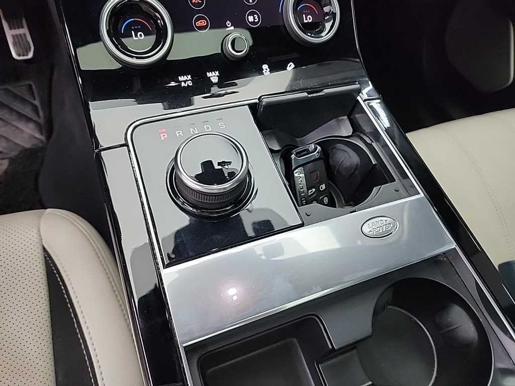 랜드로버 레인지로버 벨라 3.0 D300 R-다이나믹 SE 이미지 8
