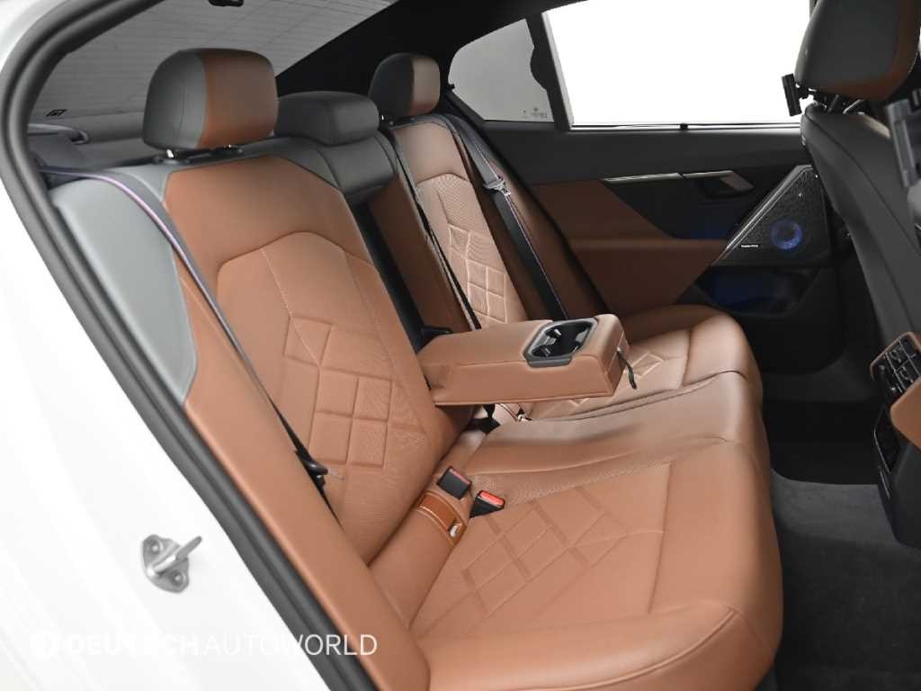 BMW 5시리즈 5시리즈 (G60) 530i xDrive M 스포츠 프로 스페셜 에디션 이미지 12