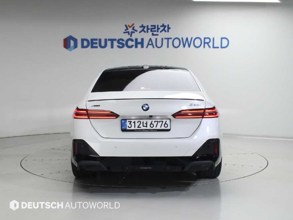 BMW 5시리즈 5시리즈 (G60) 530i xDrive M 스포츠 프로 스페셜 에디션 이미지 4