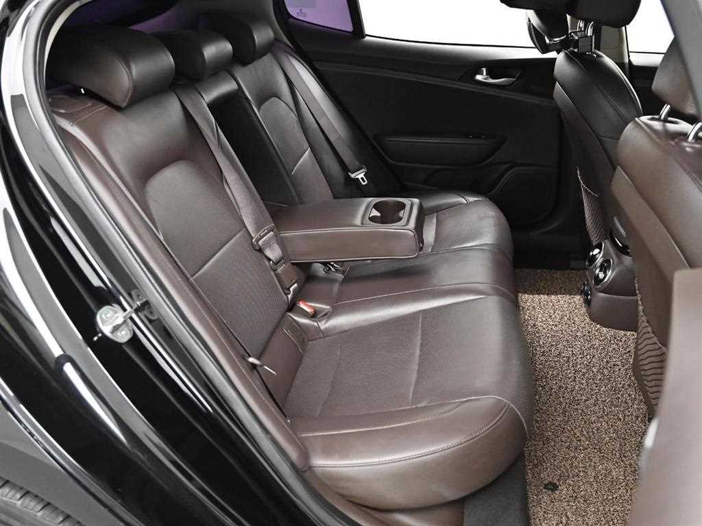 기아 스팅어 디젤 2.2 AWD 플래티넘 이미지 12