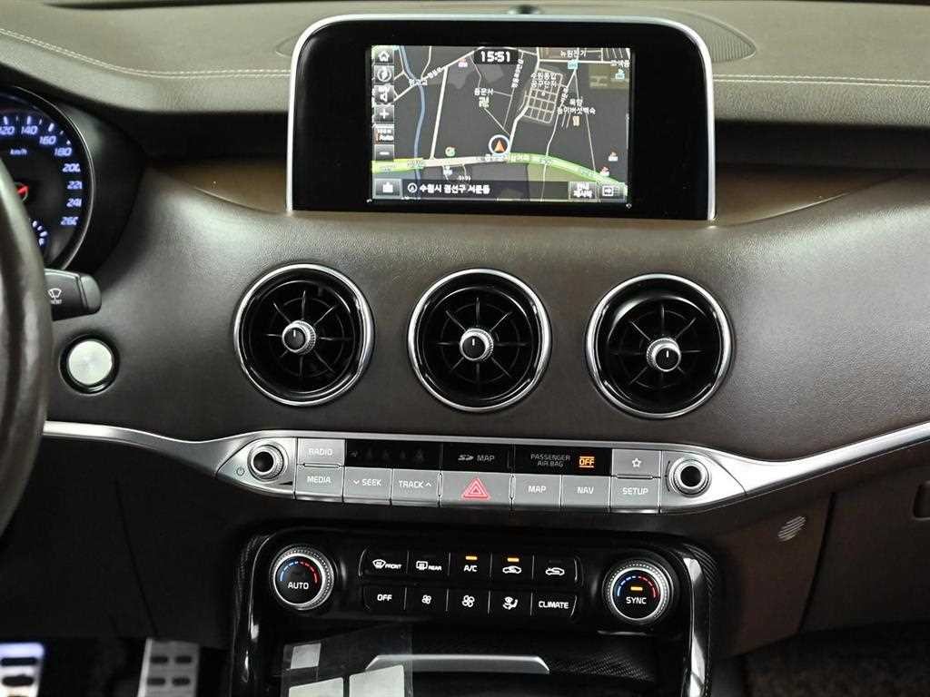 기아 스팅어 디젤 2.2 AWD 플래티넘 이미지 14