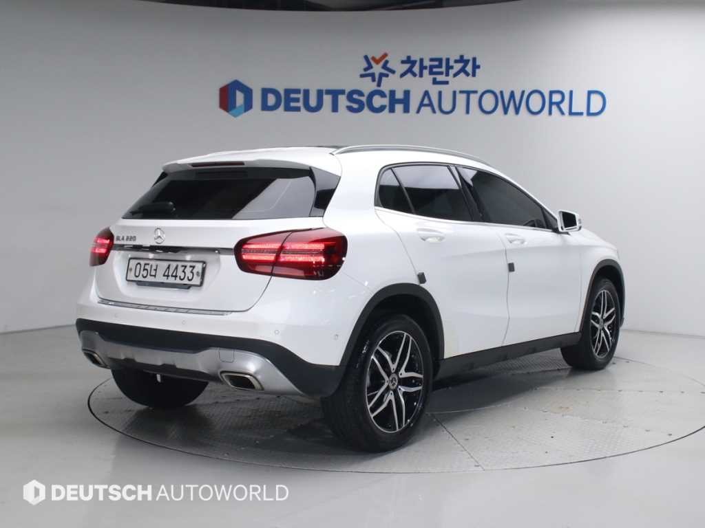 벤츠 GLA 클래스 GLA클래스 X156 GLA220 프리미엄 이미지 2