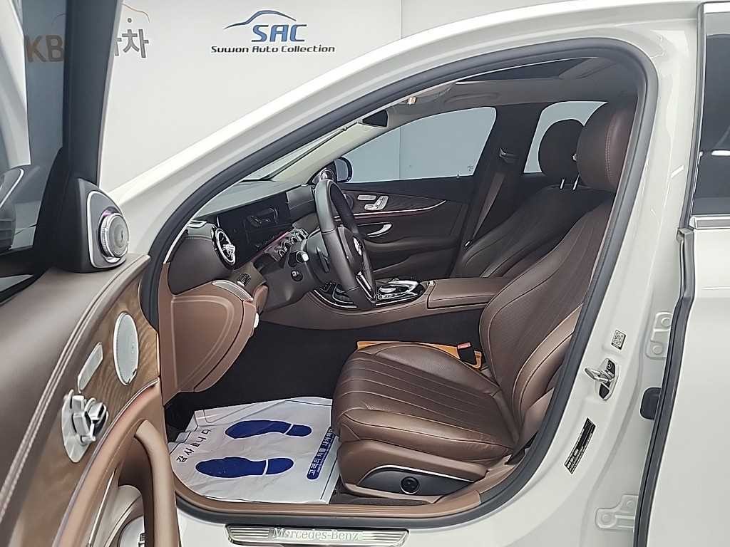벤츠 E 클래스 E-클래스 W213 E300 4MATIC 익스클루시브 이미지 11
