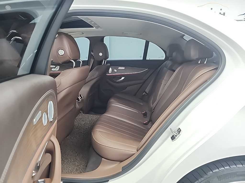 벤츠 E 클래스 E-클래스 W213 E300 4MATIC 익스클루시브 이미지 12