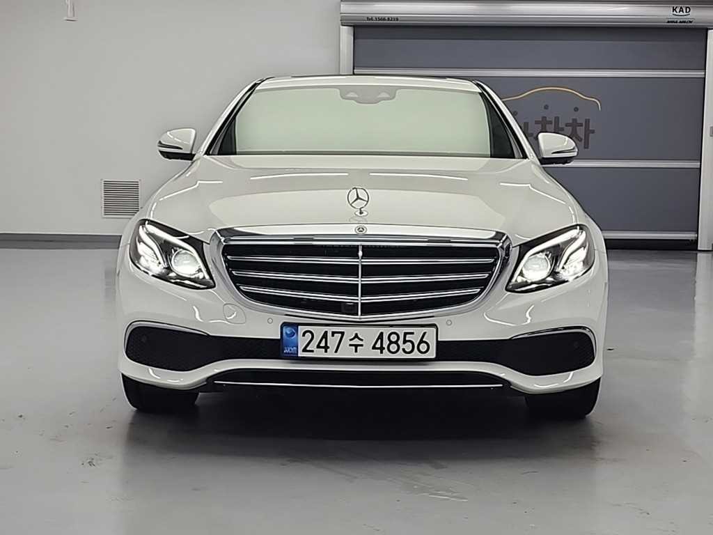벤츠 E 클래스 E-클래스 W213 E300 4MATIC 익스클루시브 이미지 2