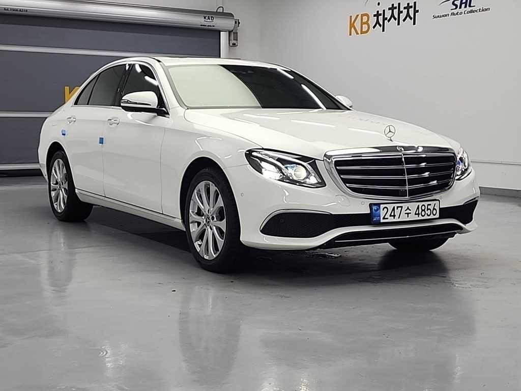 벤츠 E 클래스 E-클래스 W213 E300 4MATIC 익스클루시브 이미지 4