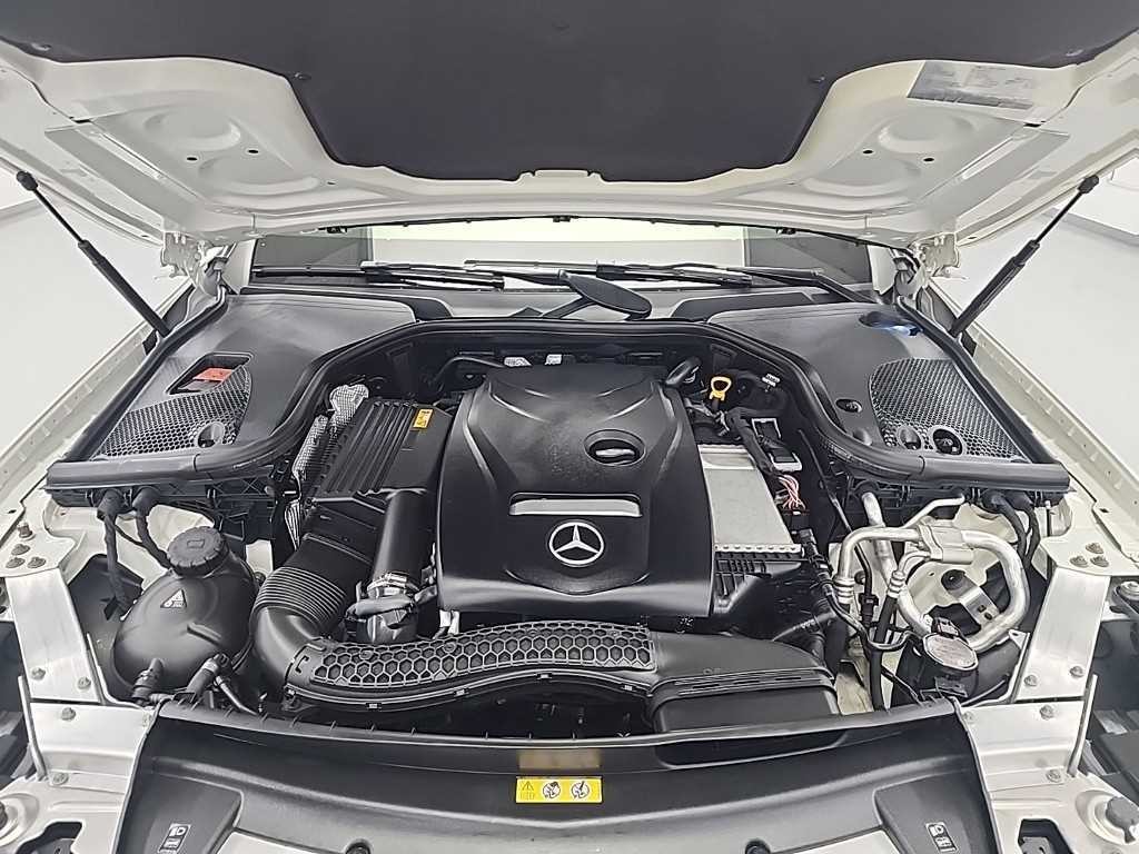 벤츠 E 클래스 E-클래스 W213 E300 4MATIC 익스클루시브 이미지 5