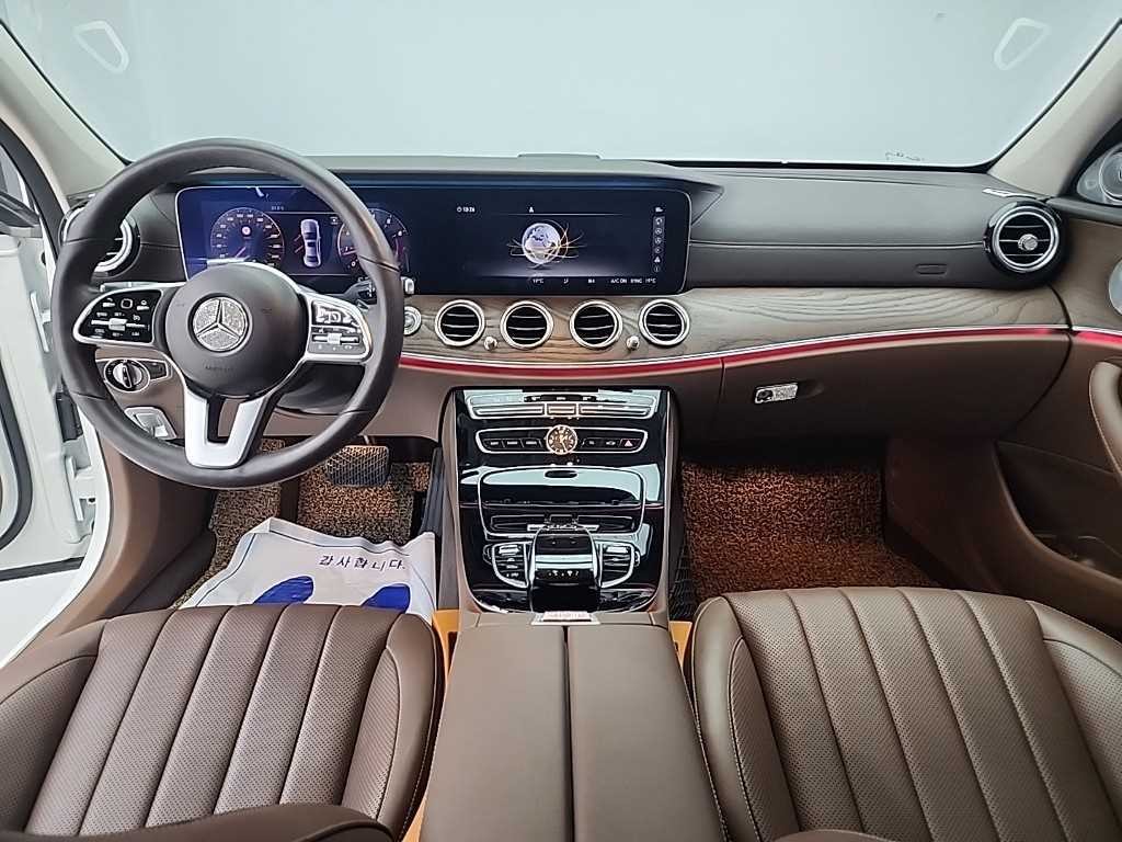 벤츠 E 클래스 E-클래스 W213 E300 4MATIC 익스클루시브 이미지 7