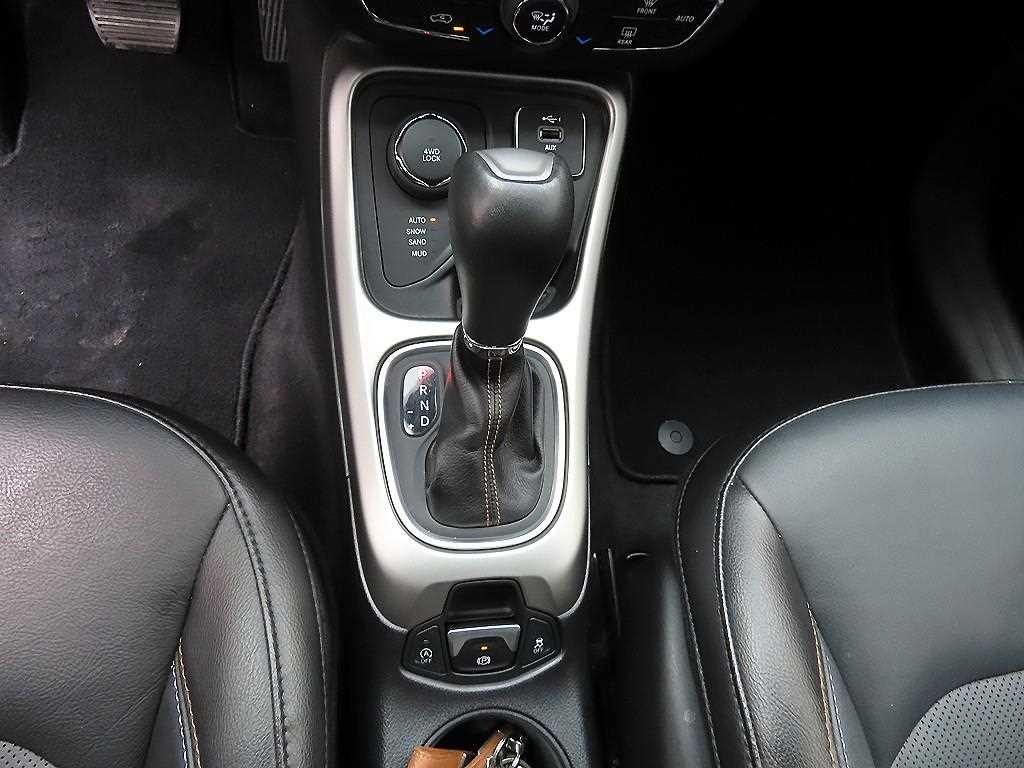 지프 컴패스 컴패스 2세대 2.4 AWD 론지튜드 이미지 10