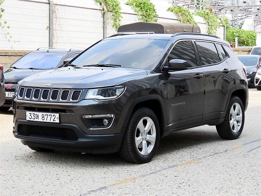 지프 컴패스 컴패스 2세대 2.4 AWD 론지튜드 이미지 2