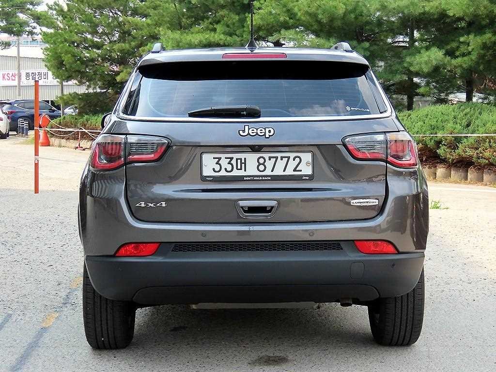 지프 컴패스 컴패스 2세대 2.4 AWD 론지튜드 이미지 4