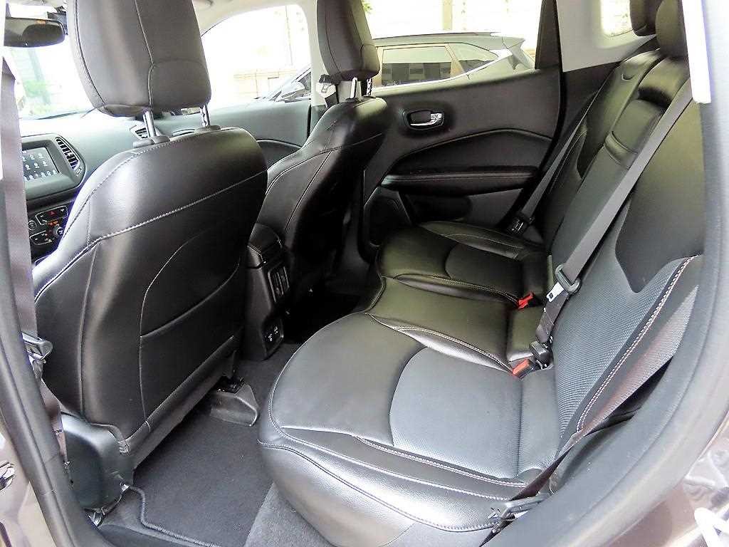 지프 컴패스 컴패스 2세대 2.4 AWD 론지튜드 이미지 6