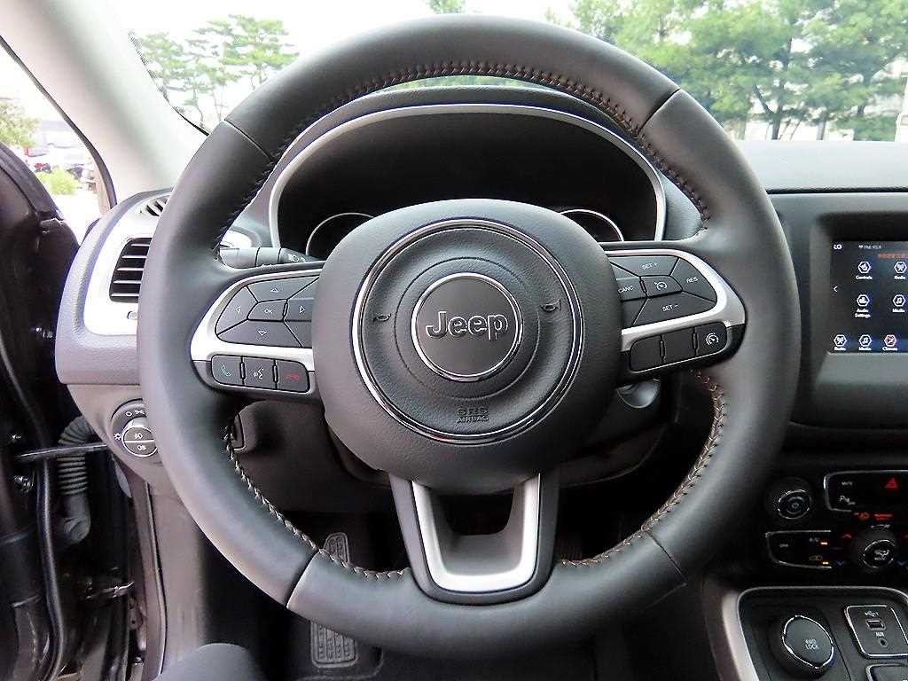 지프 컴패스 컴패스 2세대 2.4 AWD 론지튜드 이미지 8