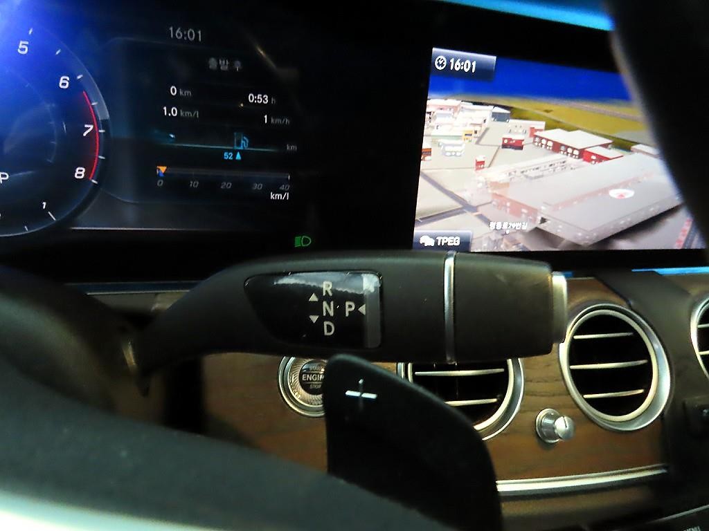 벤츠 E 클래스 E-클래스 W213 E300 익스클루시브 이미지 12