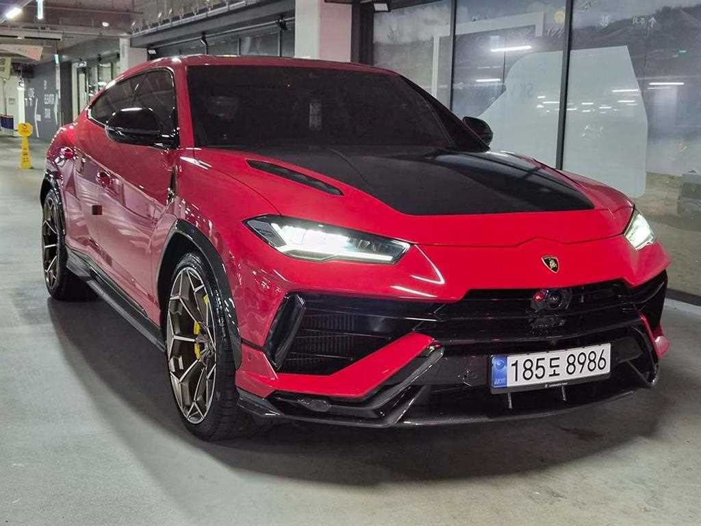 람보르기니 우루스 4.0 V8 퍼포만테 이미지 1