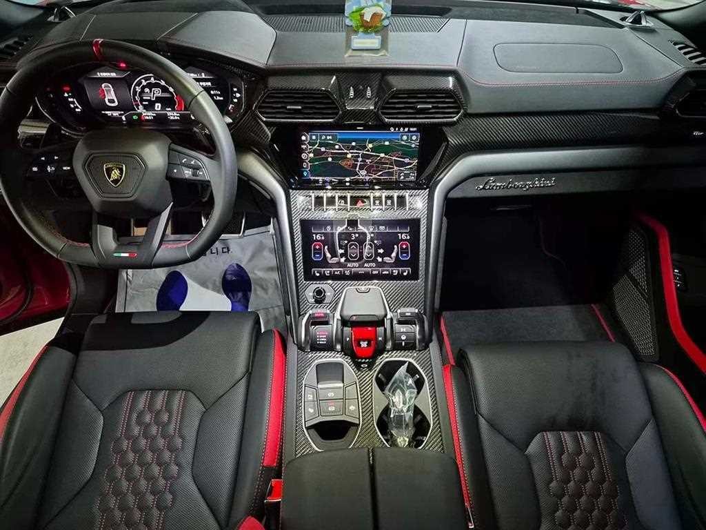 람보르기니 우루스 4.0 V8 퍼포만테 이미지 10